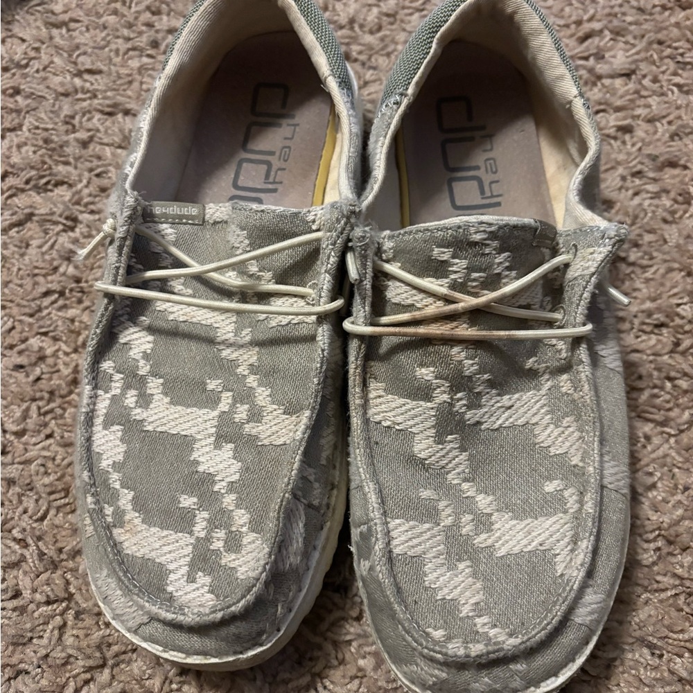 Women’s Hey Dude Light Gray Camo Loafers 7